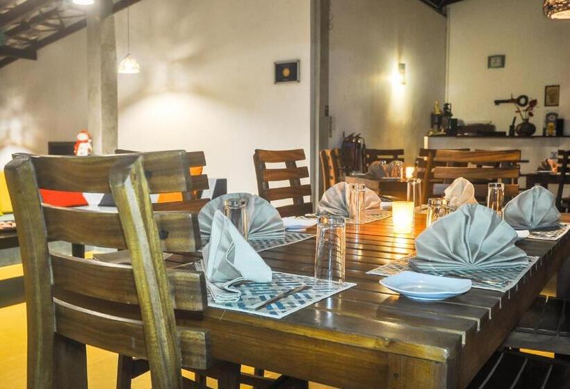 חדר דלוקס לשלושה, Garcinia Leaf