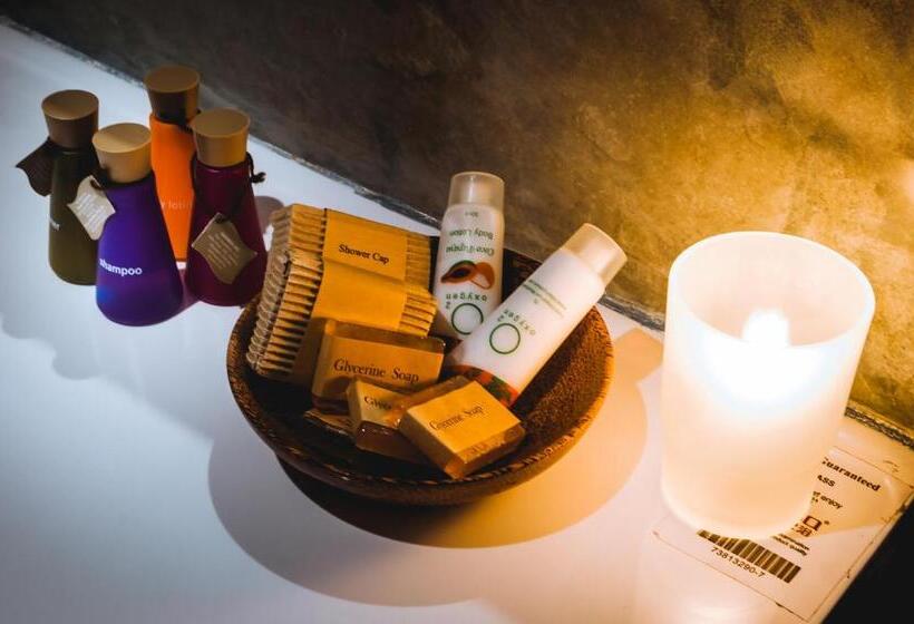 חדר דלוקס לשלושה, Garcinia Leaf