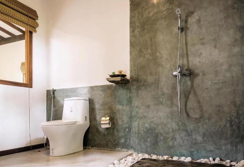 חדר משפחתי דלוקס, Garcinia Leaf