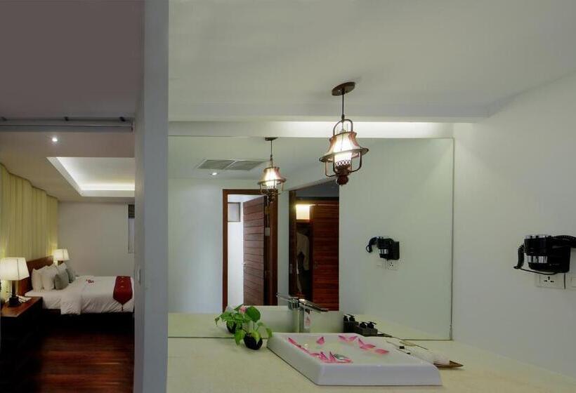 اتاق لوکس با تخت بزرگ, King Rock Boutique