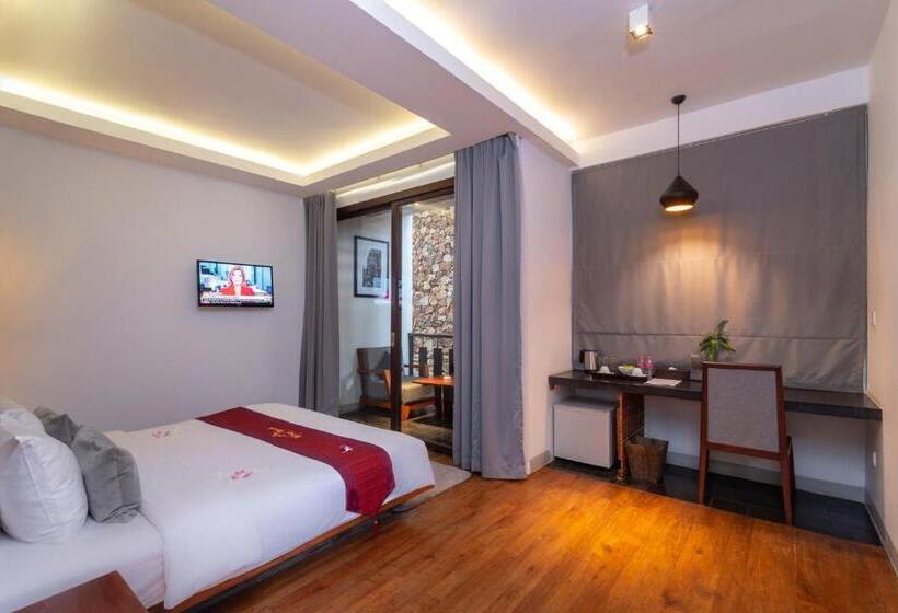 اتاق لوکس با تخت بزرگ, King Rock Boutique