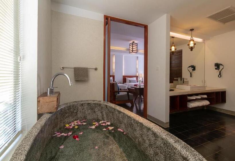 سوییت خانوادگی, King Rock Boutique