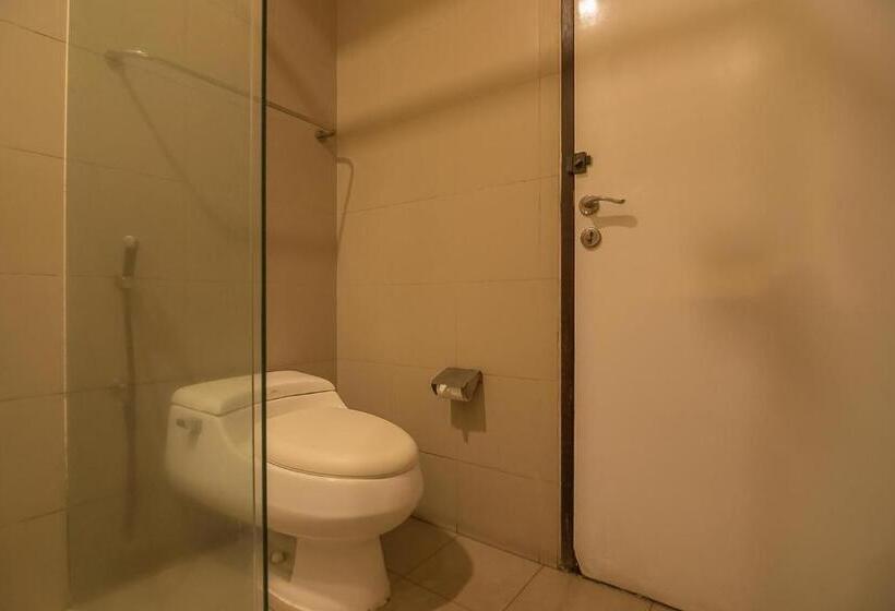 スタンダードルーム, Reddoorz Plus @ Cipaganti Street 3