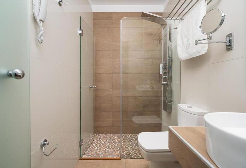 Quarto Deluxe, Polis Of Naxos Boutique