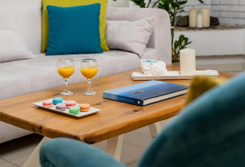 Номер Стандарт, Polis Of Naxos Boutique