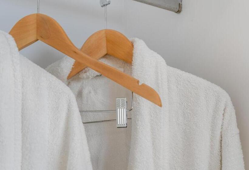 Quarto Estandar, Polis Of Naxos Boutique