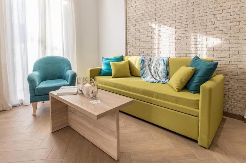 Suíte, Polis Of Naxos Boutique