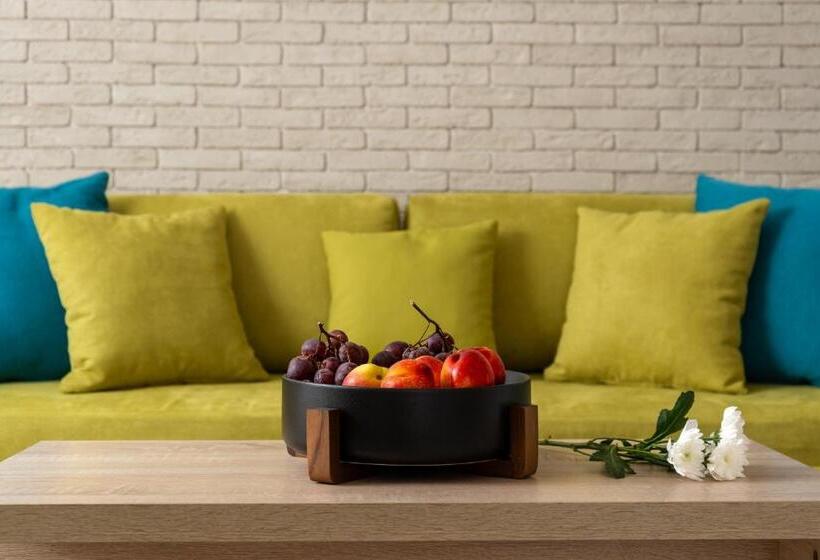 Suíte, Polis Of Naxos Boutique