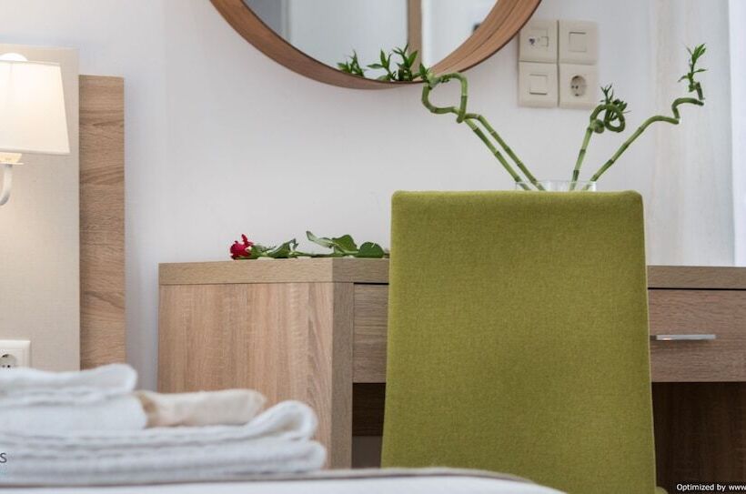 Suíte, Polis Of Naxos Boutique