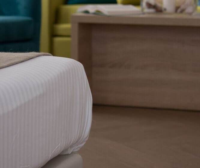 Suíte, Polis Of Naxos Boutique