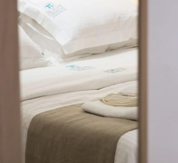 Quarto Clássico, Polis Of Naxos Boutique