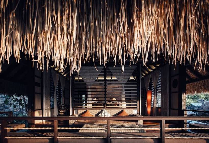 فيلا 3 غرف نوم مزودة بحمام سباحة, Suarga Padang Padang