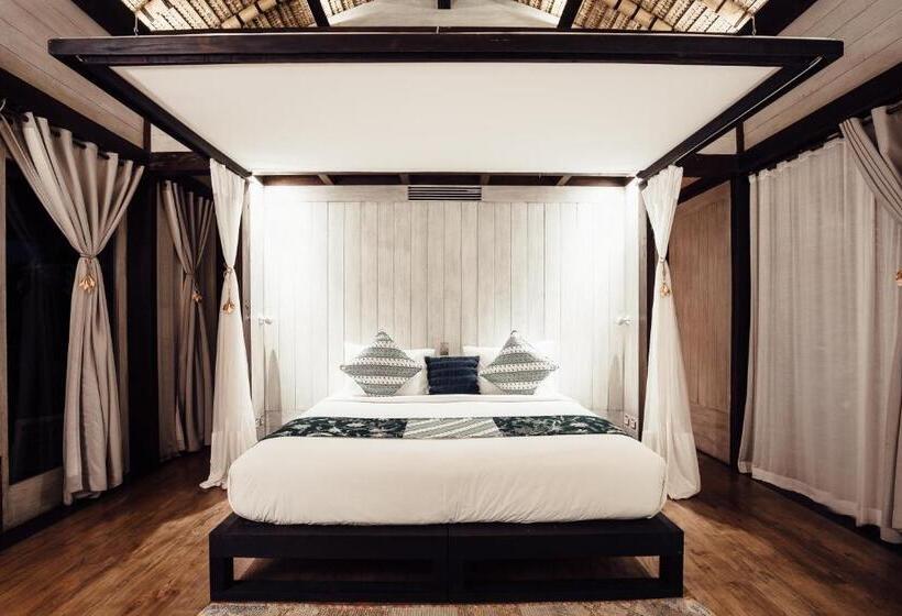 جناح مزود بتراس, Suarga Padang Padang