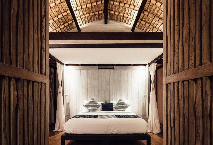 جناح مزود بتراس, Suarga Padang Padang