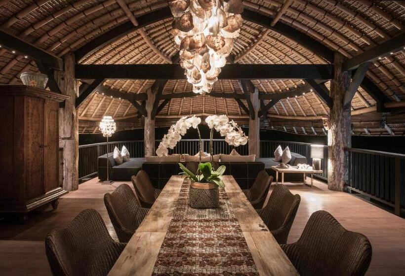 غرفة قياسية, Suarga Padang Padang