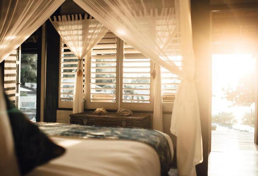 جناح مطلّ علي البحر, Suarga Padang Padang