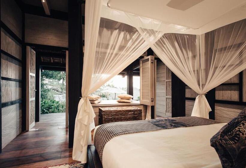 جناح مطلّ علي البحر, Suarga Padang Padang