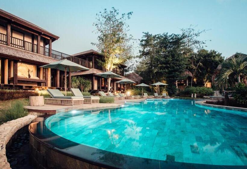 جناح مطلّ علي البحر, Suarga Padang Padang