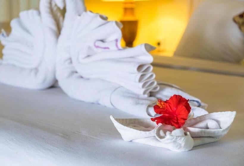 Номер Deluxe Вид на Сад, Taman Surgawi Resort & Spa