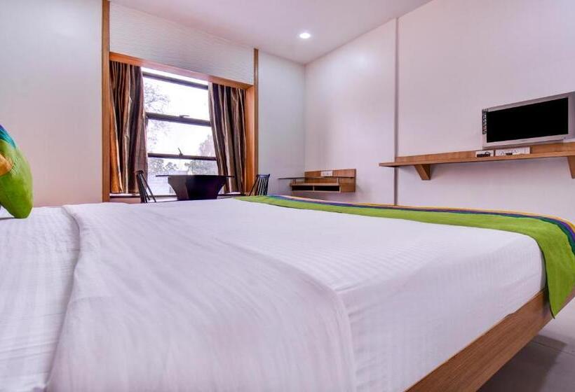 اتاق لوکس, Treebo Admiral Suites New Usmanpura