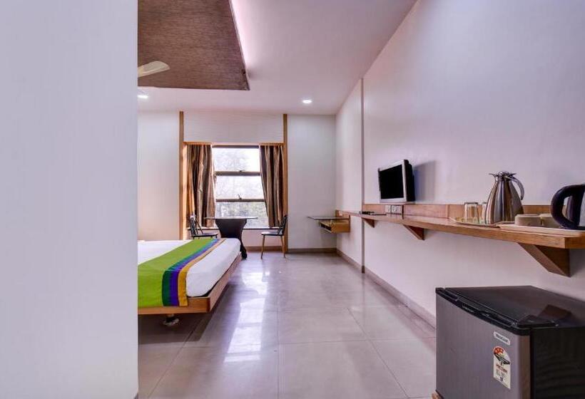 اتاق لوکس, Treebo Admiral Suites New Usmanpura