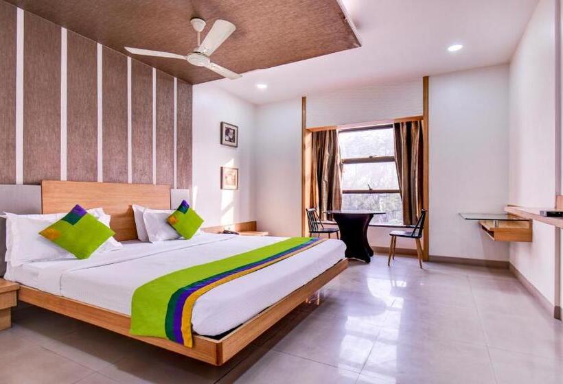 اتاق لوکس, Treebo Admiral Suites New Usmanpura