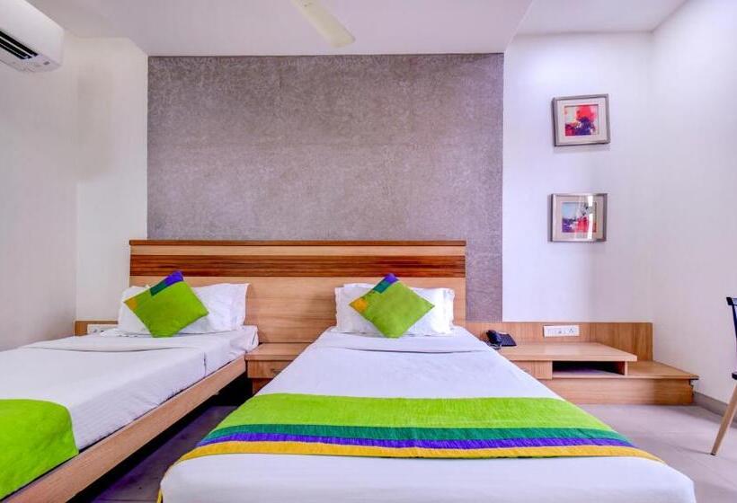 اتاق لوکس, Treebo Admiral Suites New Usmanpura