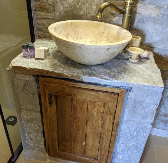 חדר סטנדרט לשלושה עם נוף לגינה, Bahab Guest House