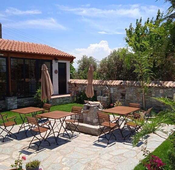 חדר סטנדרט לשלושה עם נוף לגינה, Bahab Guest House