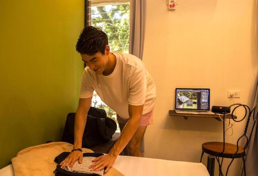 اتاق استاندارد یک نفره, Spin Designer Hostel   El Nido