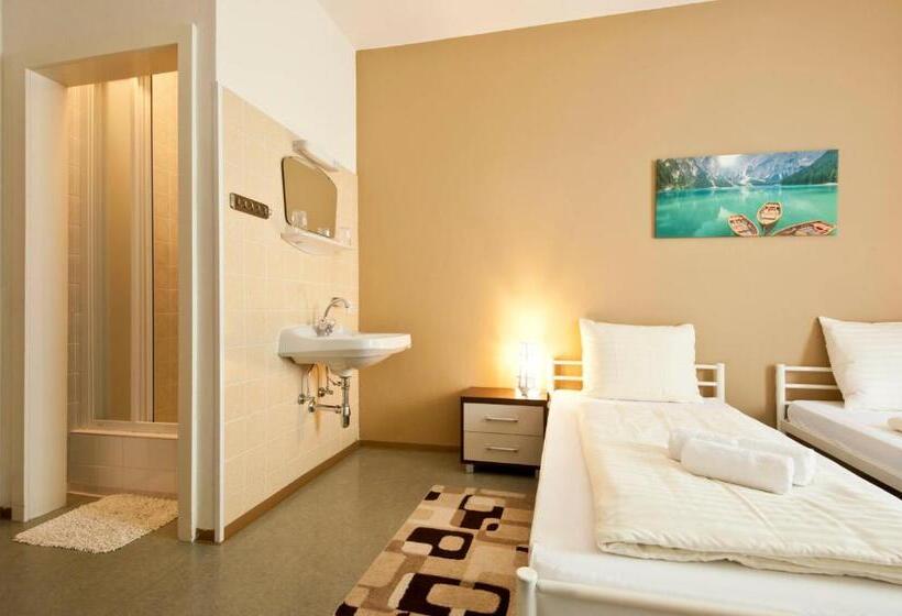 Номер Стандарт, Sportland Inn