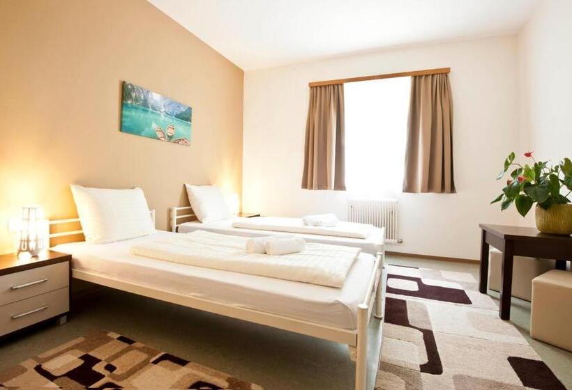 Номер Стандарт, Sportland Inn