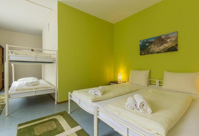 Четырехместный Номер Стандарт, Sportland Inn