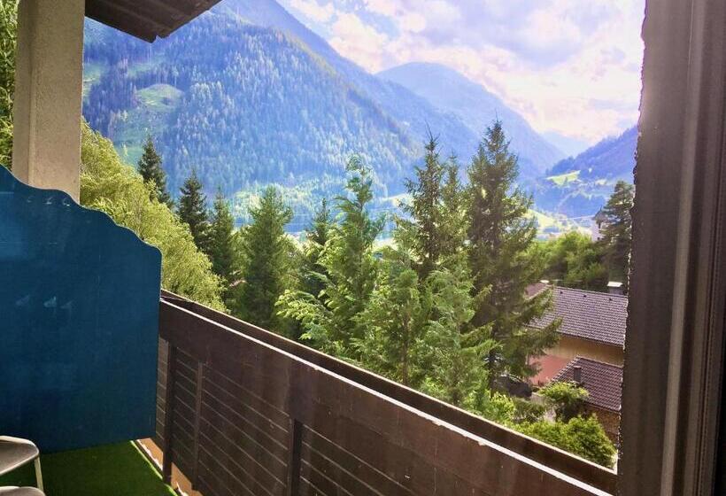 Четырехместный Номер Стандарт, Sportland Inn