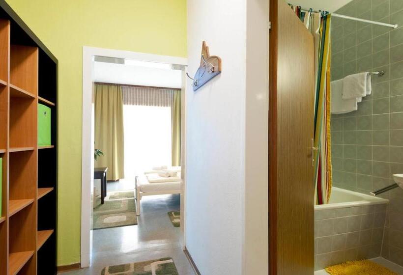 Номер Стандарт с Балконом, Sportland Inn