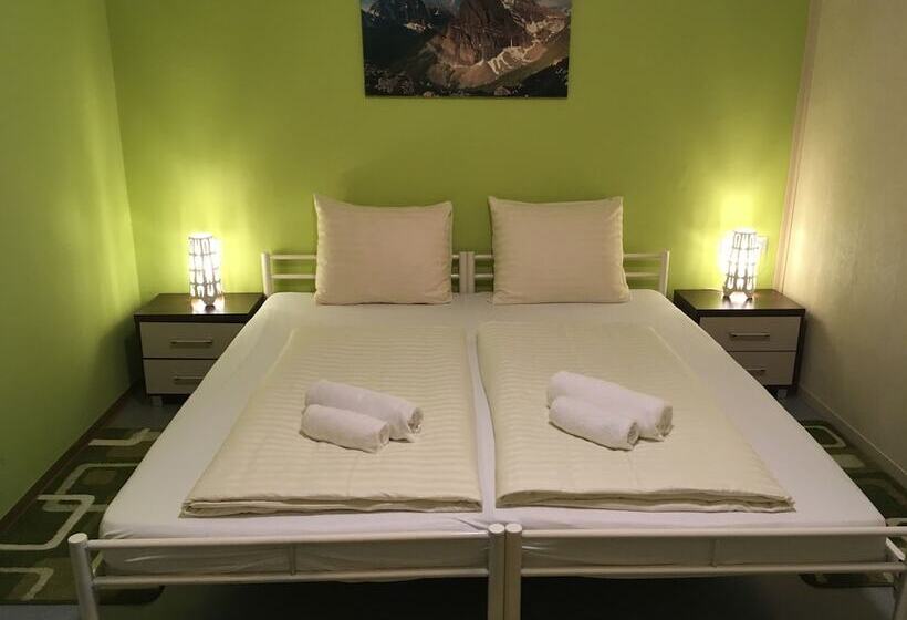 Семейный Номер, Sportland Inn