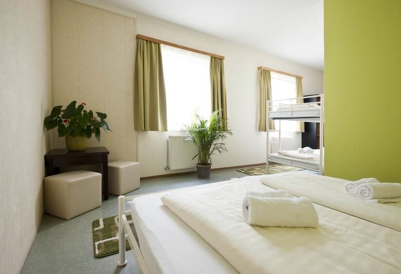 Семейный Номер, Sportland Inn