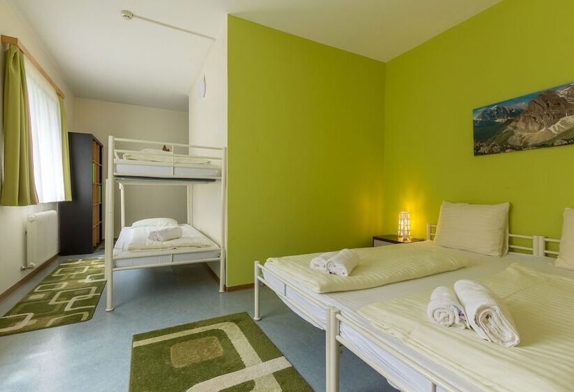 Семейный Номер, Sportland Inn