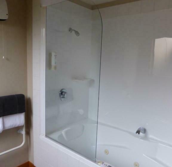 带大床的标准工作室, Shelby Motor Lodge