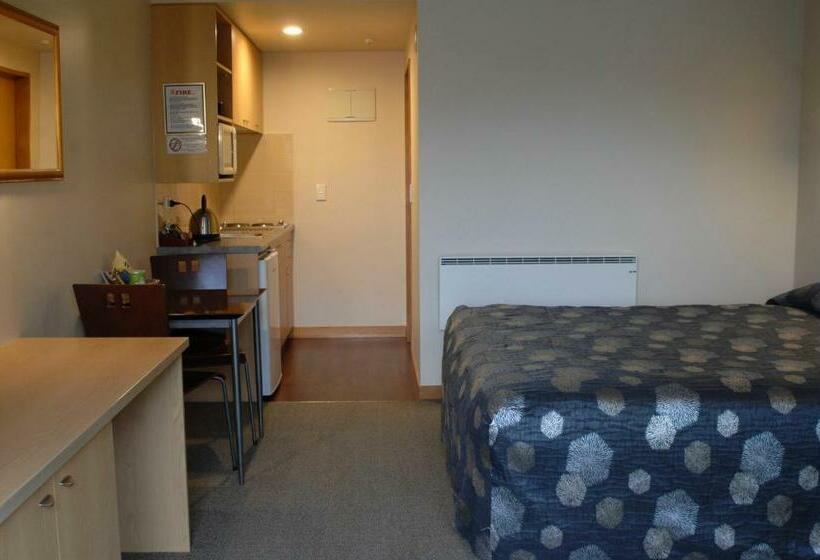 带大床的标准工作室, Shelby Motor Lodge