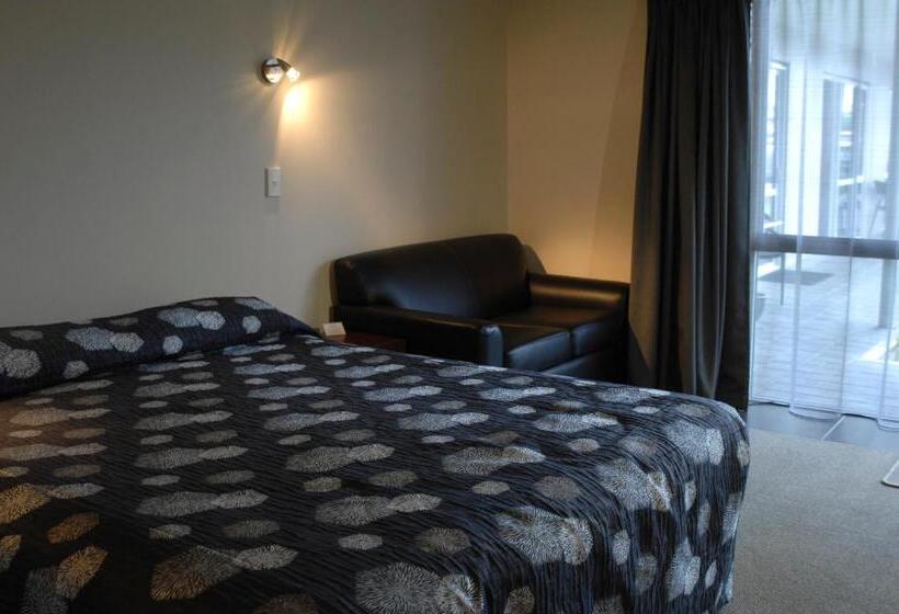 带大床的标准工作室, Shelby Motor Lodge