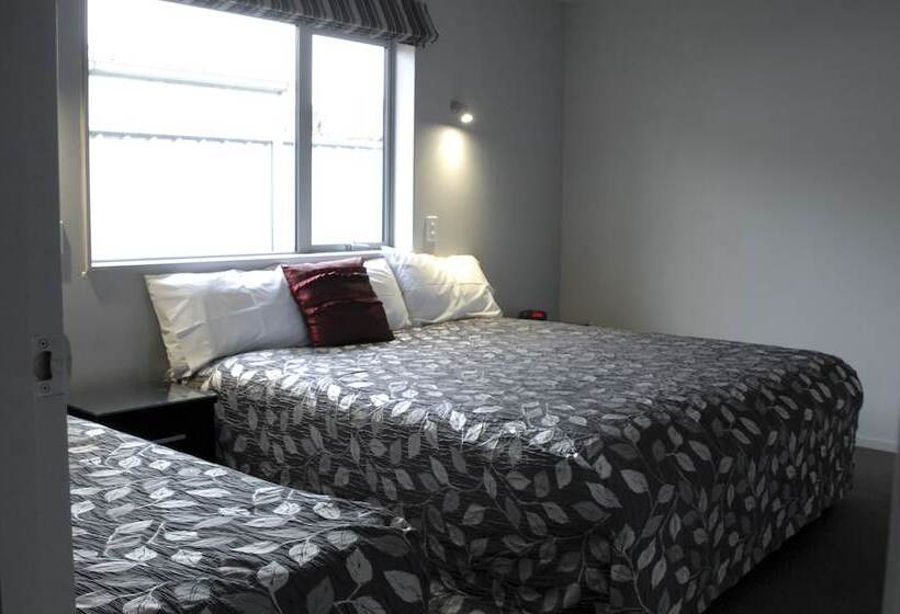 Апартаменты 2 Спальни, Shelby Motor Lodge