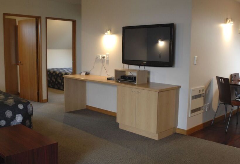Апартаменты 2 Спальни, Shelby Motor Lodge