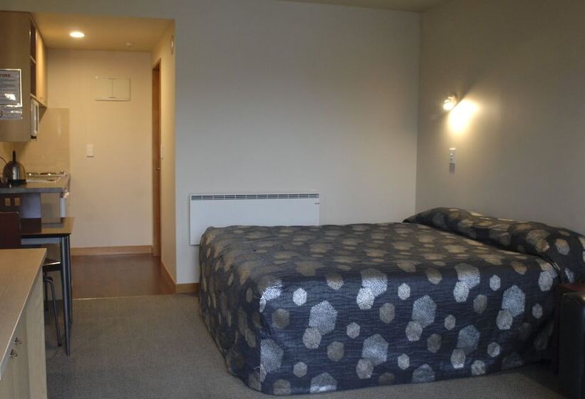 带大床的标准工作室, Shelby Motor Lodge