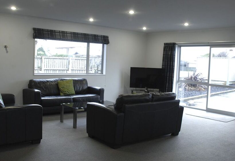 带3个卧室的公寓, Shelby Motor Lodge