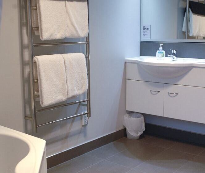 Апартаменты 3 Спальни, Shelby Motor Lodge