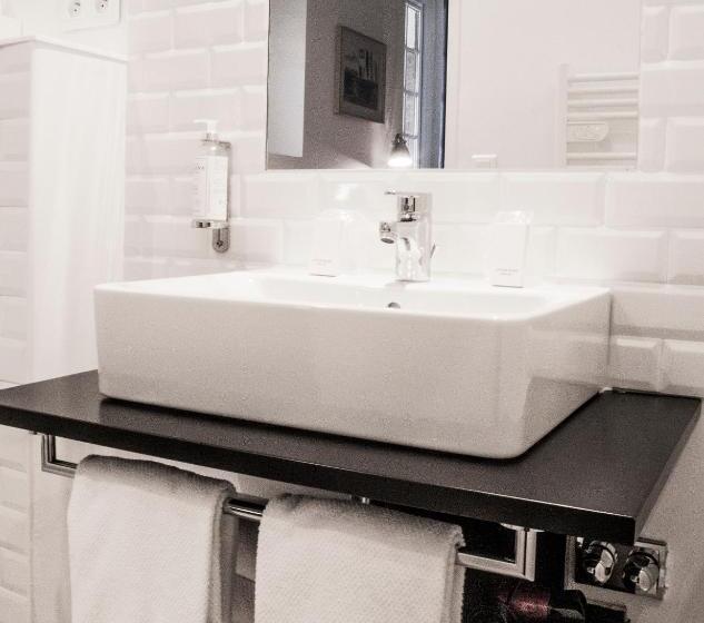 标准单人间, Balea