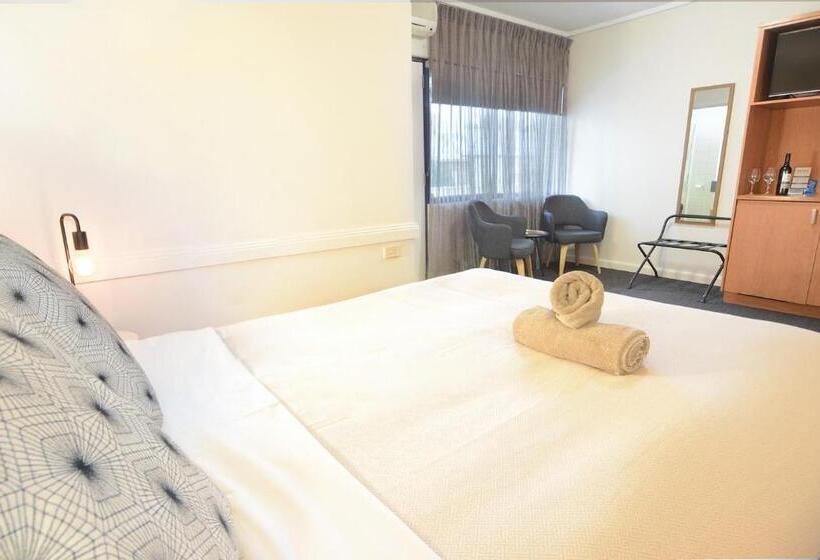 标准间, Barclay On View