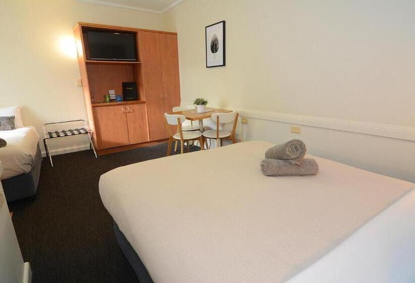 标准间, Barclay On View