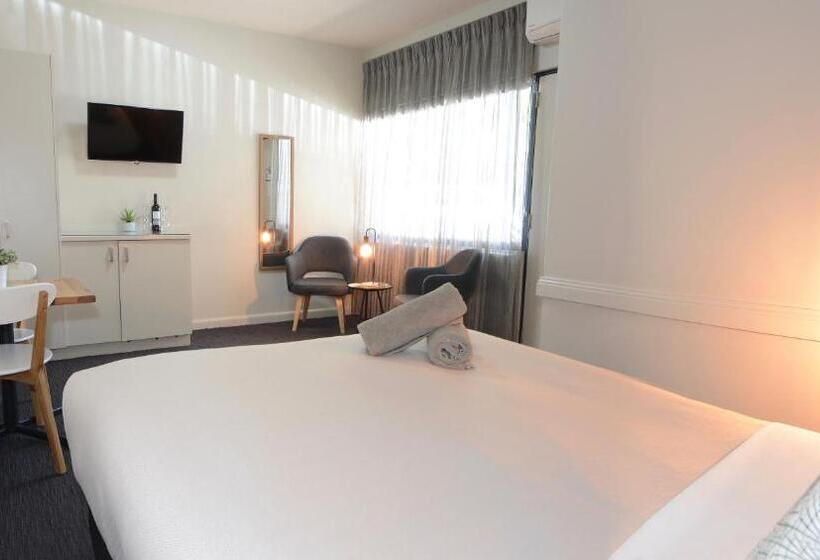 行政房间, Barclay On View